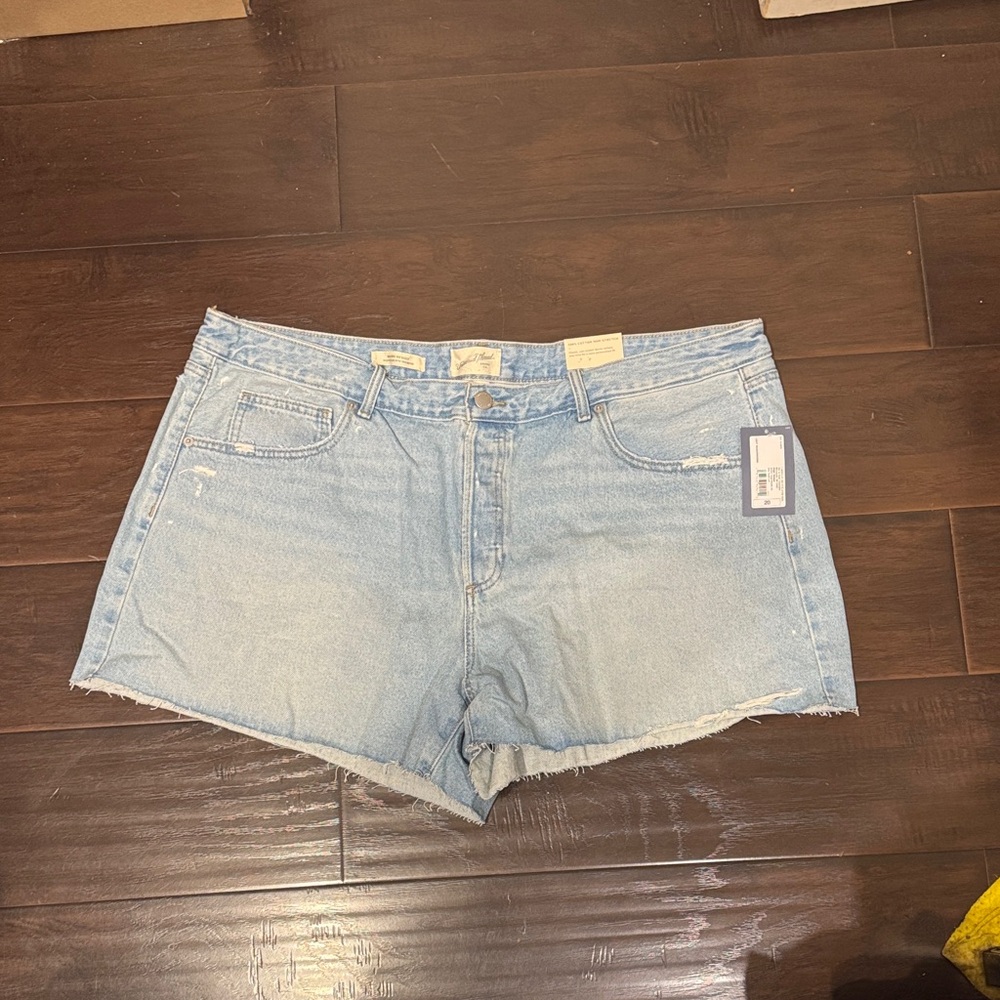 Universal Thread Distressed Mid Rise 90s Baggy Jean Shorts Light Blue sz 20 NWT